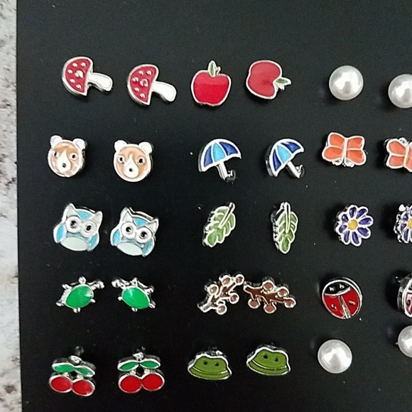 Girls Earrings 20 pairs - Picture 6 of 8